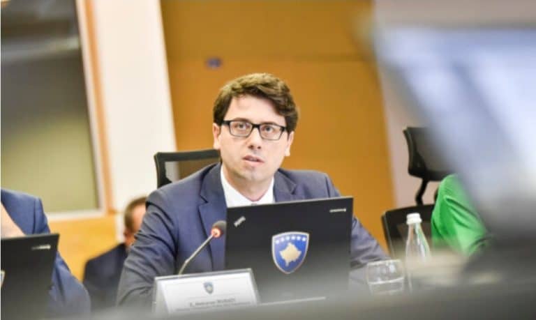 Korniza afatmesme e shpenzimeve dhe grantet komunale- Murati bën përgjegjese opozitën për bllokadën dhe flet për pasojat
