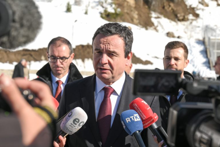 Kurti bëri homazhe në 26-vjetorin e betejës së Koshares