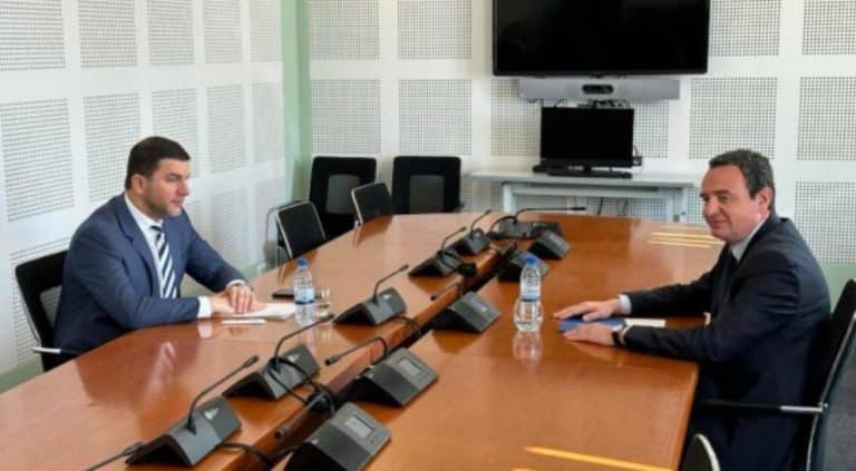 Nis takimi i Kurtit me Krasniqin, a do të heq dorë LVV-ja nga Haxhiu si kandidate për kryetare të Kuvendit