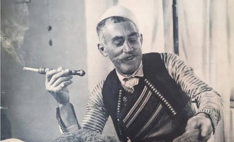 Pse burrat malësorë e mbanin natën cigaren ndezur?
