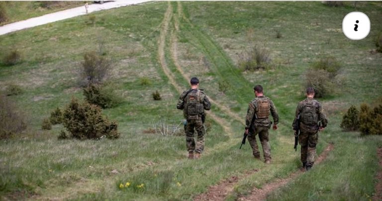 Ushtarët amerikanë dhe gjermanë patrullojnë përgjatë kufijve të Kosovës