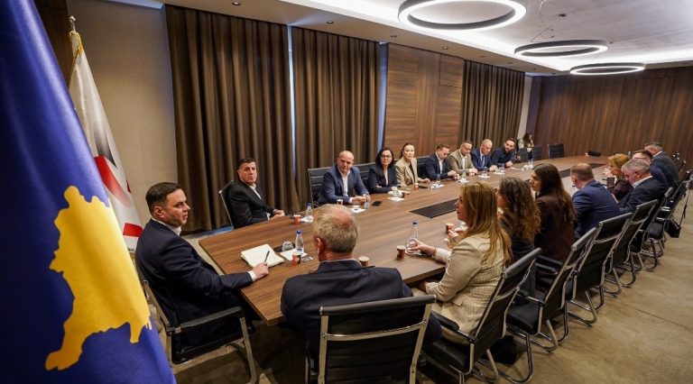 LDK-ja thërret mbledhje pas letrës së Kurtit