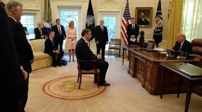 POKS akuzon Vuçiqin: U përpoq të hynte në darkën e Trumpit me emër të rremë si Aleks Vuçi