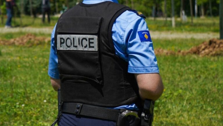 Zyrtari policor në Suharekë voziste veturën pa regjistrim që nga 2019 – IPK rekomandon suspendimin