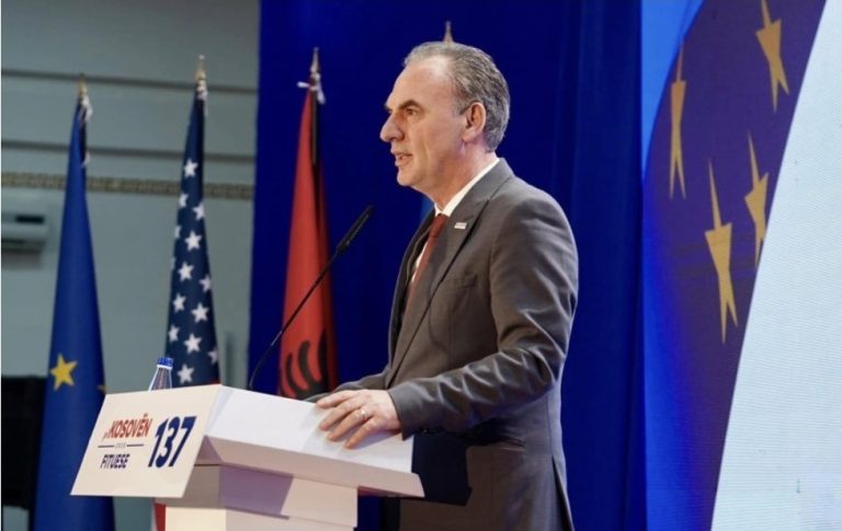 Fatmir Limaj pret detaje të tjera nga Abdixhiku: Duhet ta dimë si e sheh qeverinë e tranzicionit