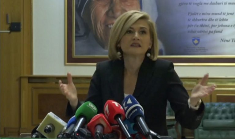 Përpjekja e VV’së për t’i rralluar seancat konstituive, Kusari-Lila ia hedh fajin opozitës