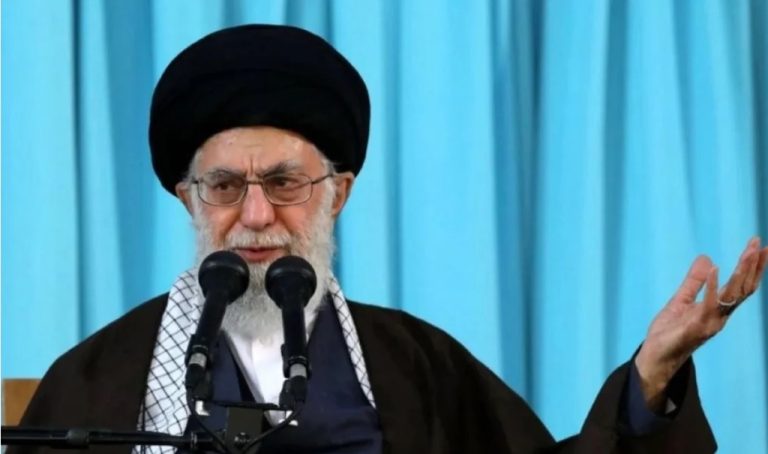 Lideri iranian i kërkon Uashingtonit të tërhiqet nga Lindja e Mesme