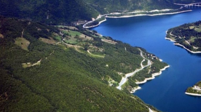 Aksion i Policisë tek Liqeni i Ujmanit, largohen strukturat paralele në një institucion