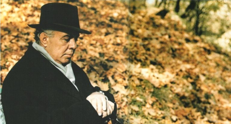 Pas vdekjes së Enver Hoxhës, Agolli bëri një poemë për të, Kadare nuk pranoi të shkruante poezi