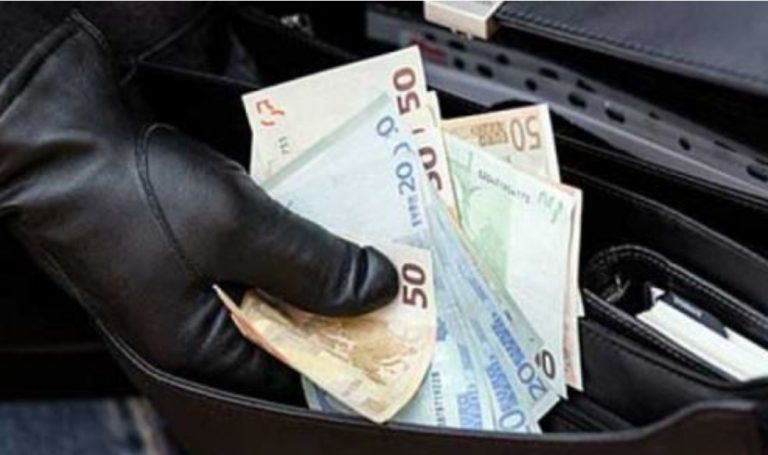 Ekskluzive: Grabitje si në filma në zemër të Prishtinës – Tre persona të maskuar marrin peng rojen dhe grabisin kasafortën e kompanisë