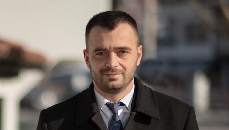 Deputeti i VV-së e pranon: Propozimi që seancat të mbahen një herë në javë ishte gabim