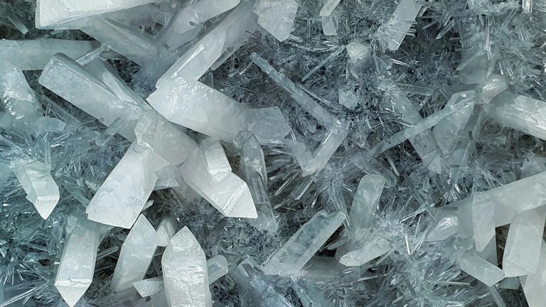 Shkencëtarët zbulojnë kristalin me ‘mushkëri’  që do të fuqizojë të ardhmen e energjisë