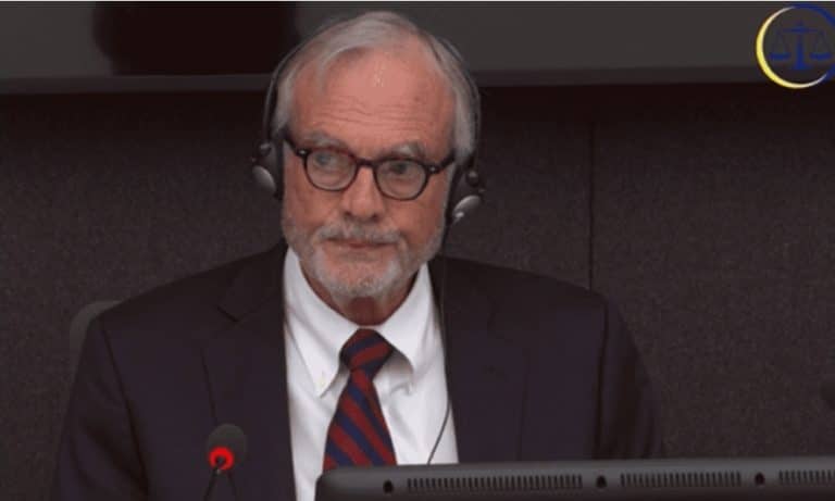 Amerikanët mbrojnë UÇK në Hagë, Covey: Ishte më shumë një lëvizje, s’ka pasur komandë qendrore