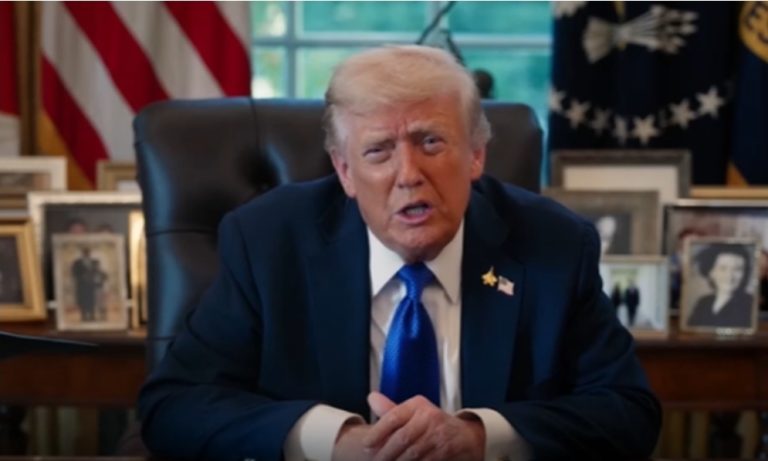 Trump urdhëron Izraelin të ndalojë menjëherë bombardimet në Gaza pasi Hamasi pranoi të lirojë pengjet