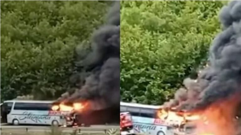 Ngjarje e rëndë në vend/ Autobusi plot me pasagjer shpërthen në flakë gjatë lëvizjes