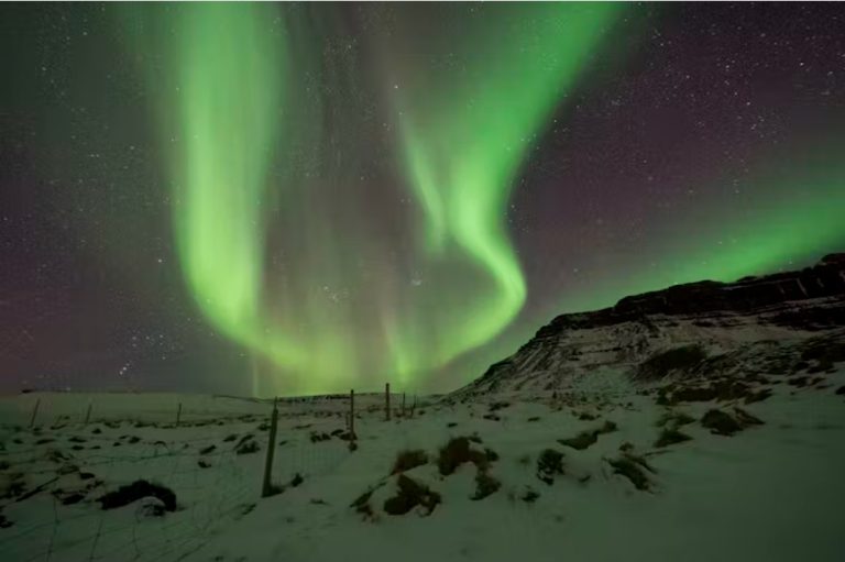 Çfarë janë stuhitë diellore dhe era diellore? 3 astrofizikanë shpjegojnë se si grimcat që vijnë nga Dielli ndërveprojnë me Tokën