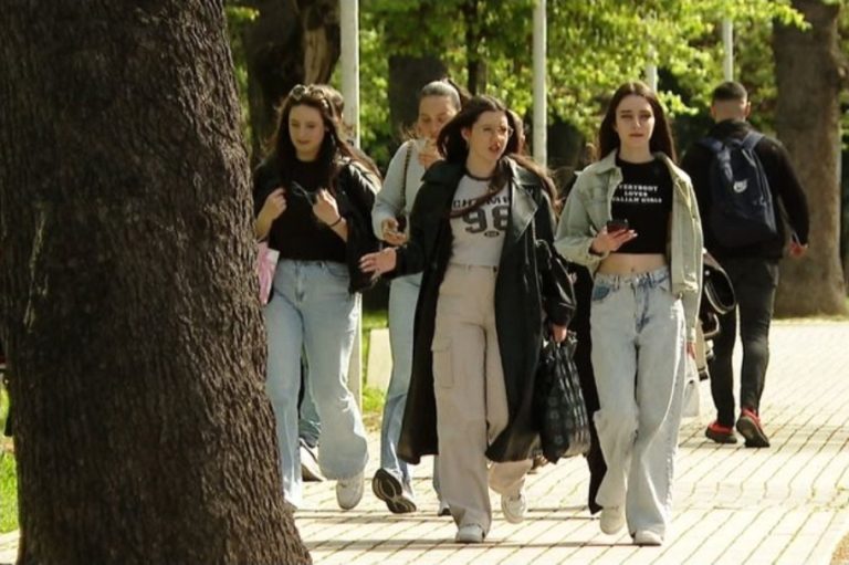 Debat i nxehtë në Kuvend! PS vendos: Nuk ka gjini të tretë, vetëm burrë dhe grua