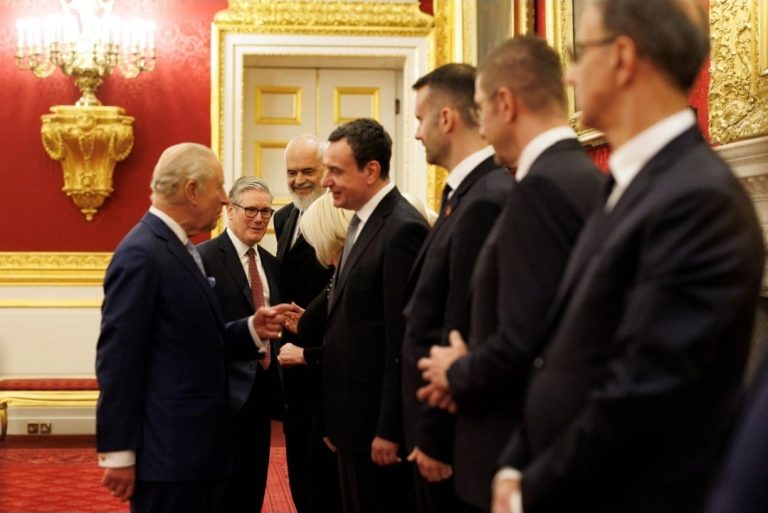 Kurti takohet me mbretin Charles, flasin për marrëdhëniet e ngushta mes dy vendeve