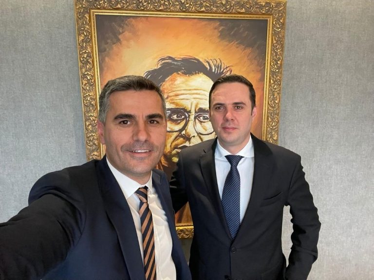 Abdixhiku i tha “qyqan”, Xhafer Tahiri i kundërpërgjigjetet: Lideri i mirë nuk e “kallë” shtëpinë e tij