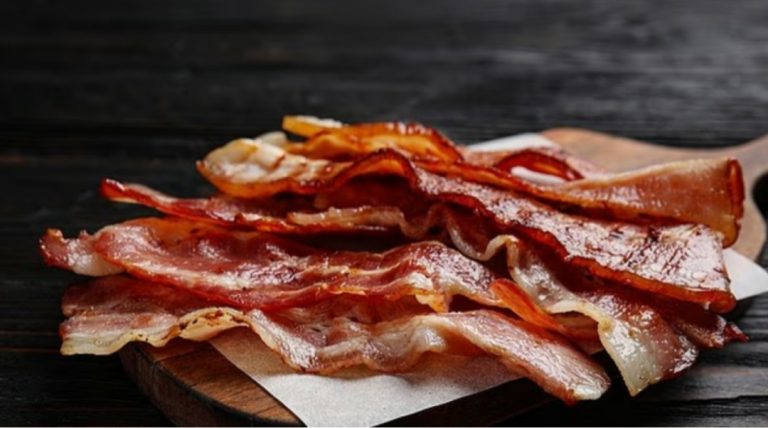 Shkencëtarët ngrenë alarmin: Të ndalohet menjëherë konsumi i proshutës, po shkakton kancer