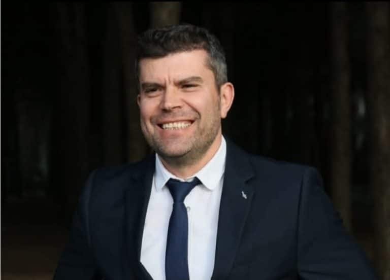 Hasimja: Nano ishte i korruptuar, jo patriot. Zia i përket familjes dhe PS, jo shqiptarëve