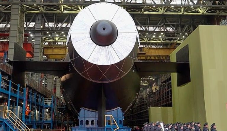 Putin nxjerr në det nëndetësen e “Ditës së Gjykimit”, mban 12 drone “Poseidon” me koka bërthamore