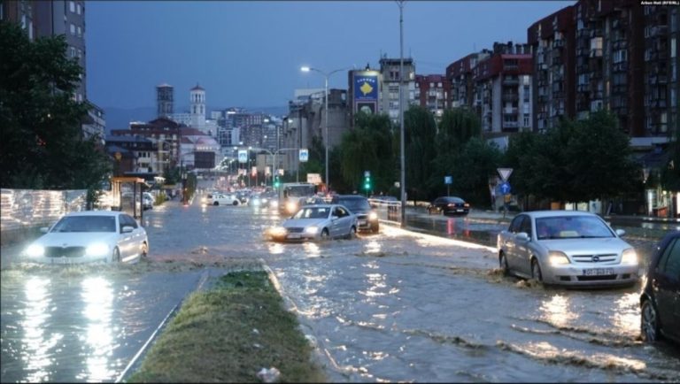 Prishtina anullon procesin mësimor, vendi përballet me përmbytje