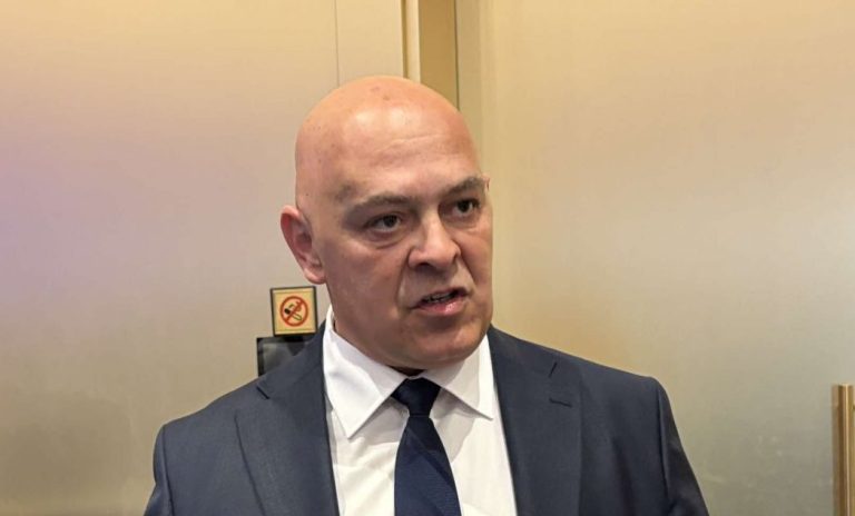 Gjini reagon ashpër, shkarkon drejtorin pas skandalit në “Piranja”: Akt i turpshëm, nuk përfaqëson as Gjakovën e as Aleancën