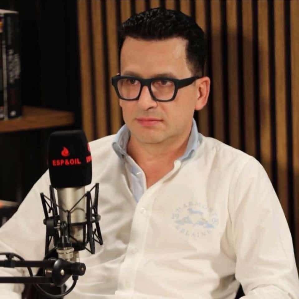 Spahiu për burrat shqiptarë  Janë injorantë  vishen si arabë dhe jeta u vërtitet nga lavazhi te garazhi